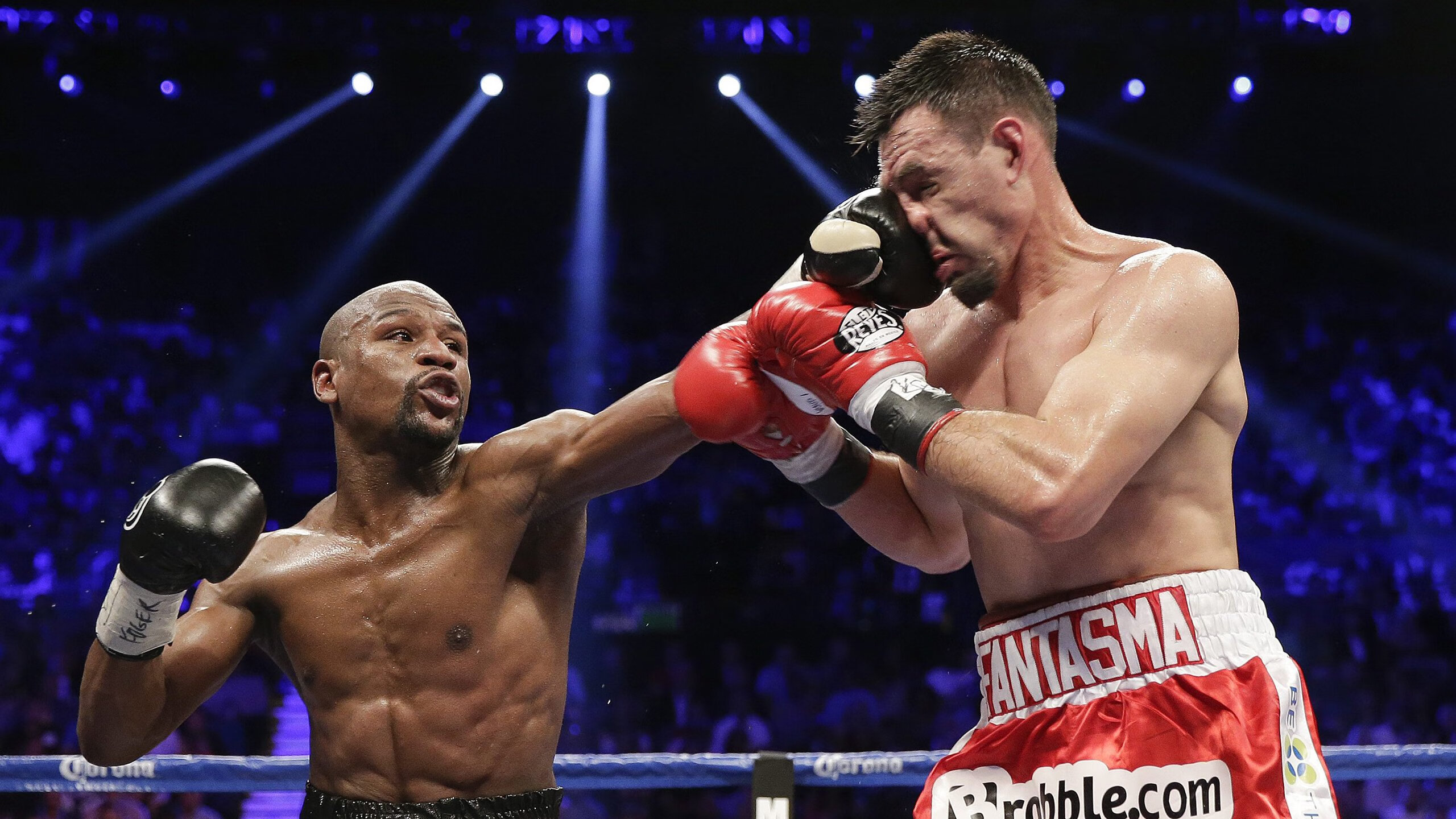 梅西重返赛场,出色发挥首场状态出色,C9观众沸腾!比赛高潮迭起