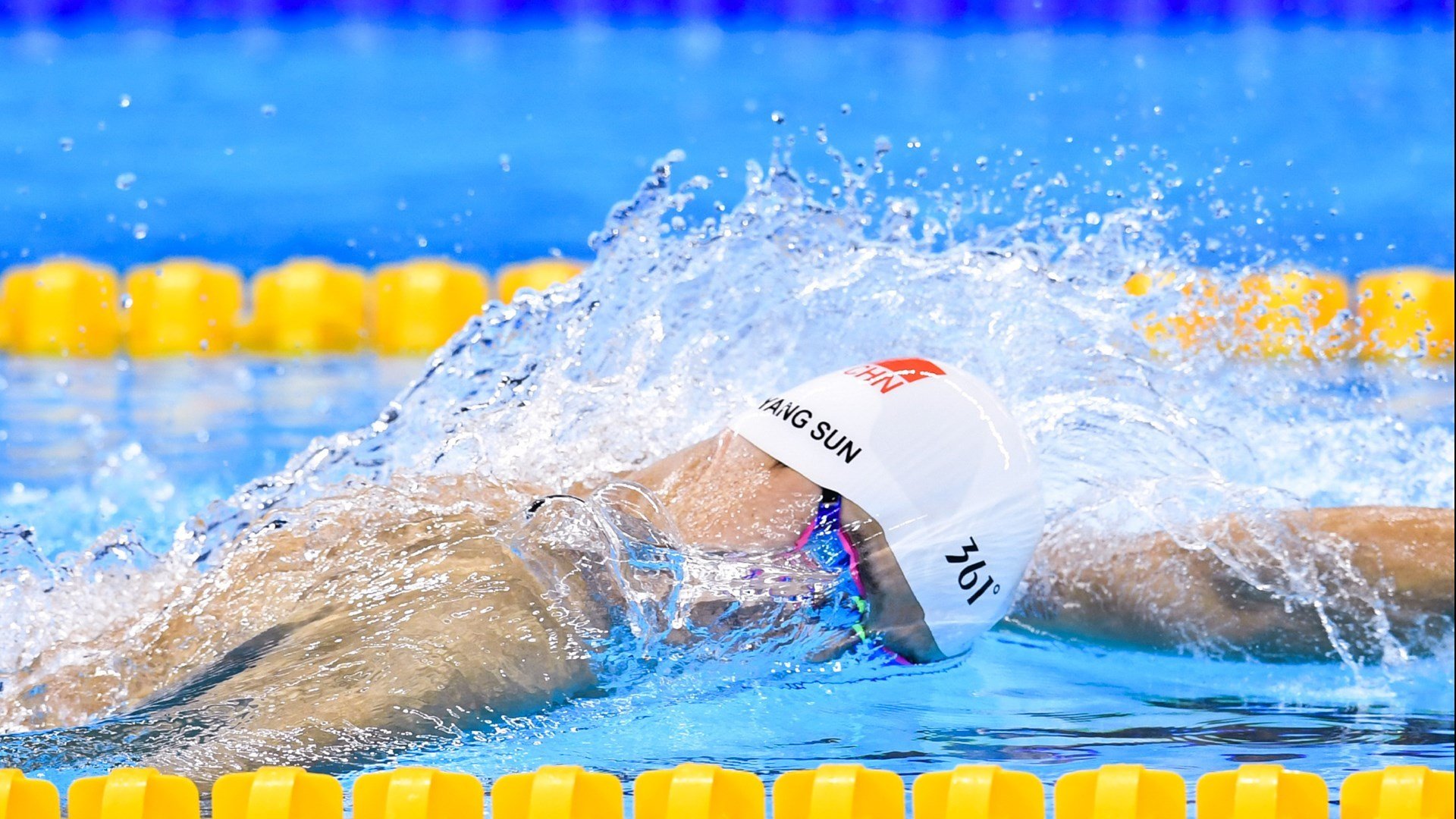 澳网首回合对决在即！广东男篮演练定位球，多特蒙德密集防守应对